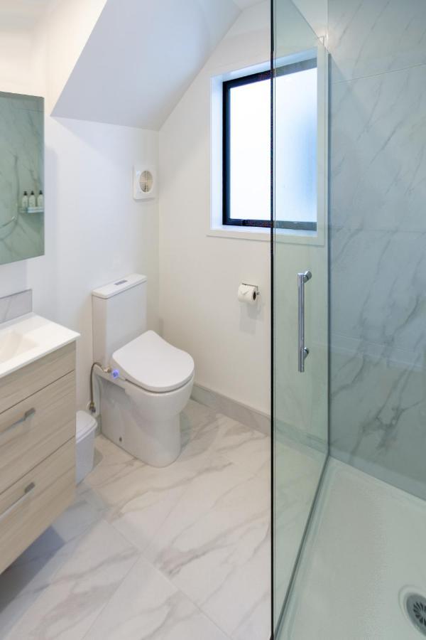 Central City Awaits 2 Bed 2 Bath With Carpark Christchurch Exterior photo